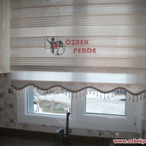 parlak-puantiyeli-altin-pliseli-zebra-perdeleri