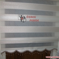 parlak-puantiyeli-gumus-pliseli-zebra-perde