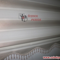 parlak-puantiyeli-zebra-perde-altin-simli-etekli