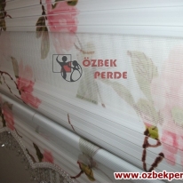 pembe-gullu-pliseli-zebra-perde-boncuklu