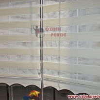 pliseli-cam-balkon-zebra-perdesi