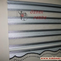 simli-pliseli-zebra-perdesi