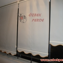 cam-balkon-duz-stor-perde-modeli