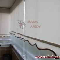 cam-balkon-icin-desensiz-stor-perde