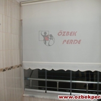 cam-balkona-duz-stor-perde