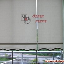 desenli-cam-balkon-stor-perde-modeli