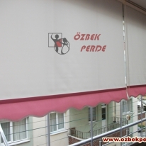 etegi-pembe-cam-balkon-stor-perde-modeli