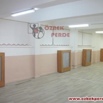 sahne-pencerelerine-duz-stor-perdesi