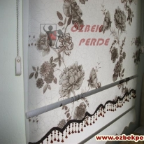 kahve-gul-baskili-tul-stor-perde-modeli