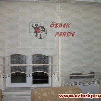 kahve-krem-renkli-orgu-tul-stor-perde-modeli