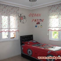 kirmizi-siyah-renkli-baloncuk-tul-stor-perdesi