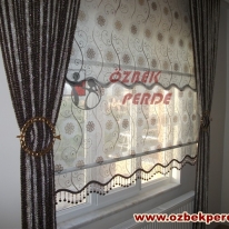 mini-cicekli-kahverenkli-tul-stor-perdeli-macaroni-ip-perde-modeli