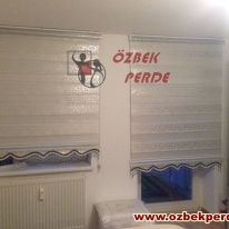 gumus-renkli-potikare-zebra-perde-modeli