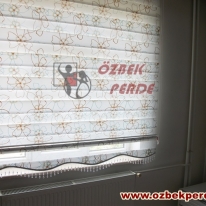 kahve-turkuaz-renkli-garden-brillant-zebra-perde-gorseli